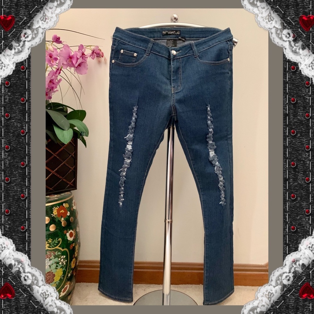 QQMY Soft Ripped Skinny Jeans